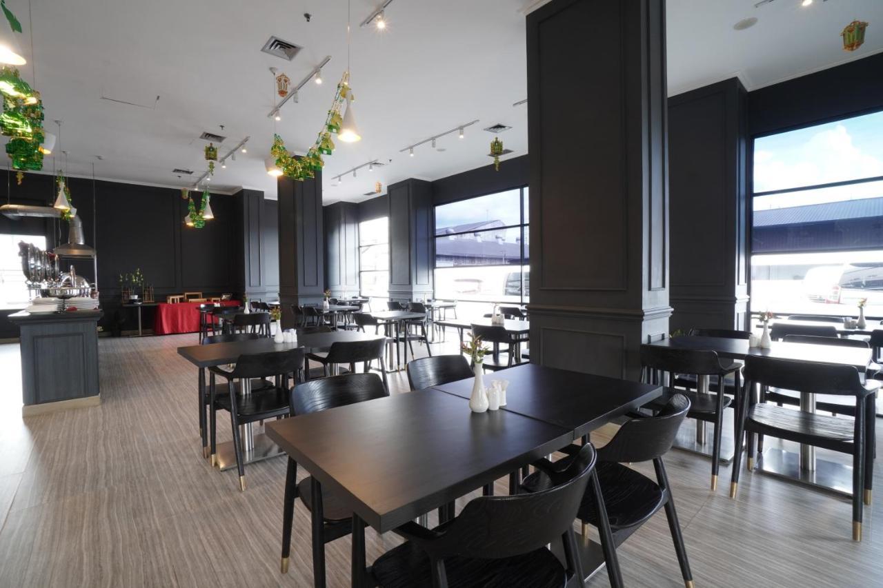Swiss-Belinn Cawang Yakarta Exterior foto