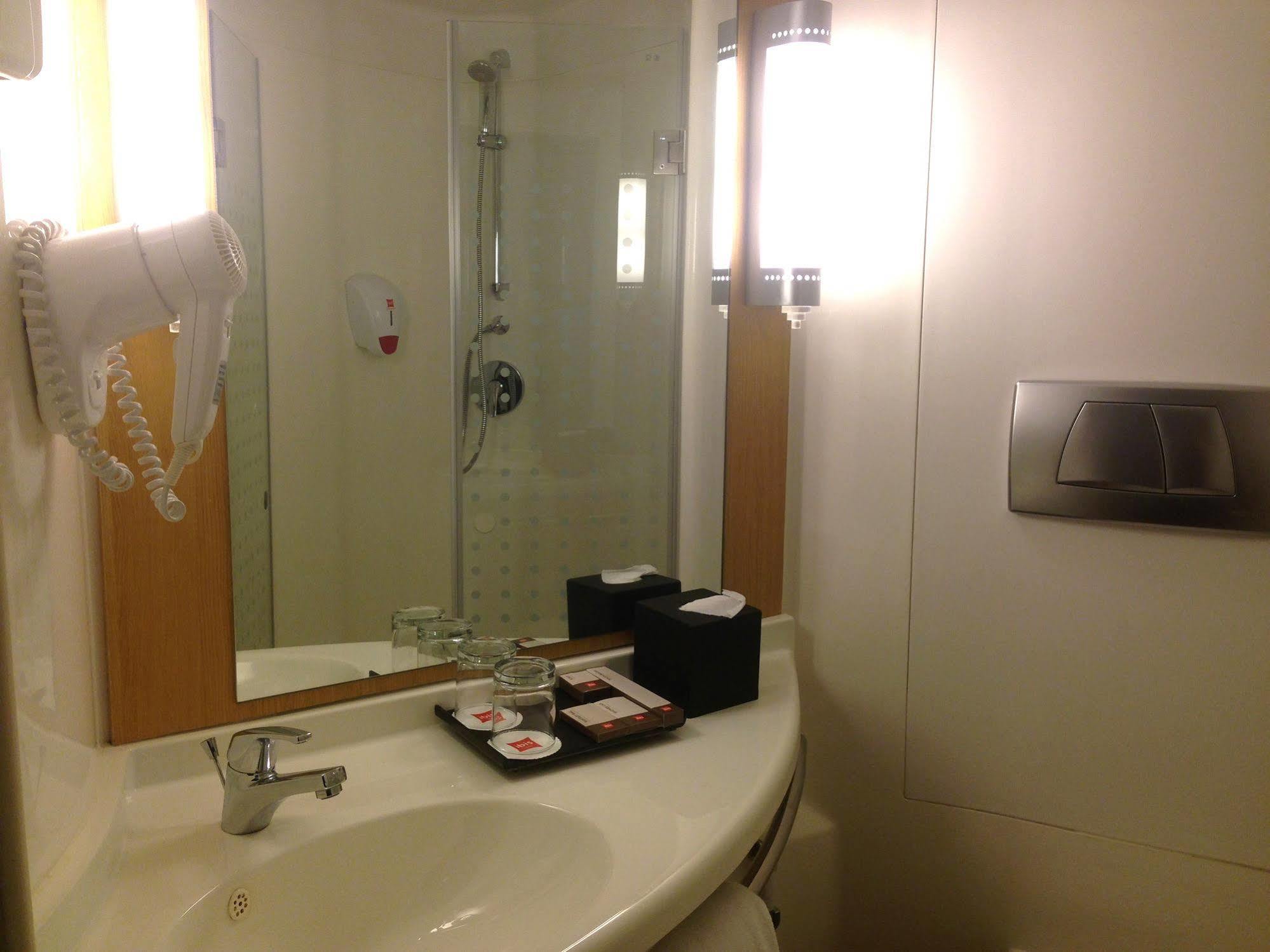 Swiss-Belinn Cawang Yakarta Exterior foto